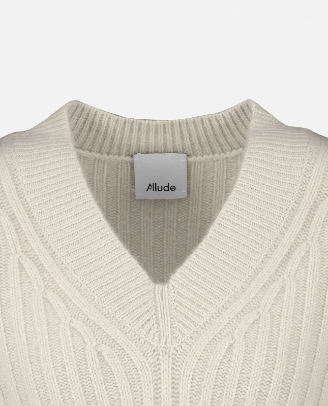 V-Pullover aus Cashmere-Mischung in Weiß